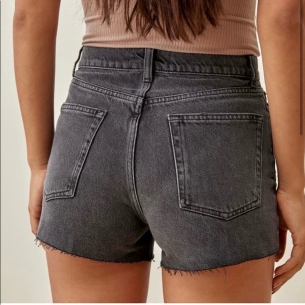 Reformation Charlie High Rise Jean Short in Havana Wash Size 27 - Picture 13 of 13